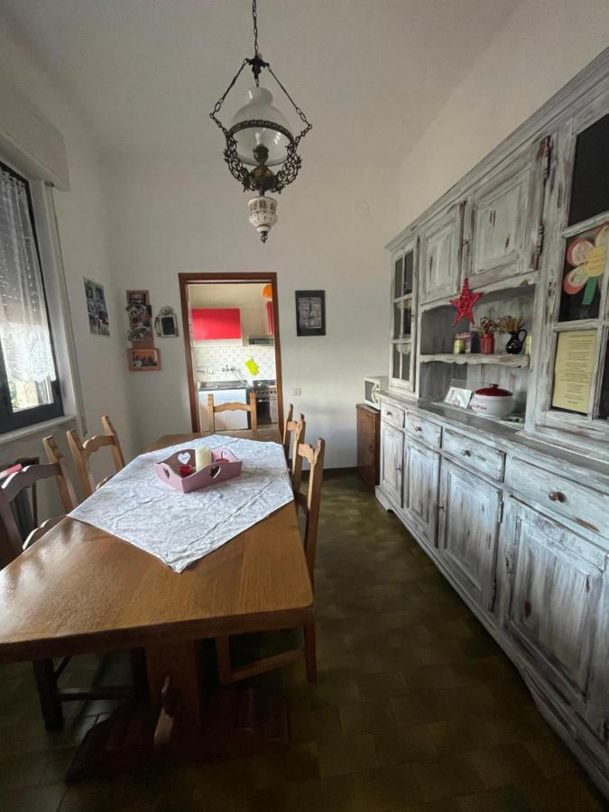 Grandma'S Garden House Villa Angera Exterior foto